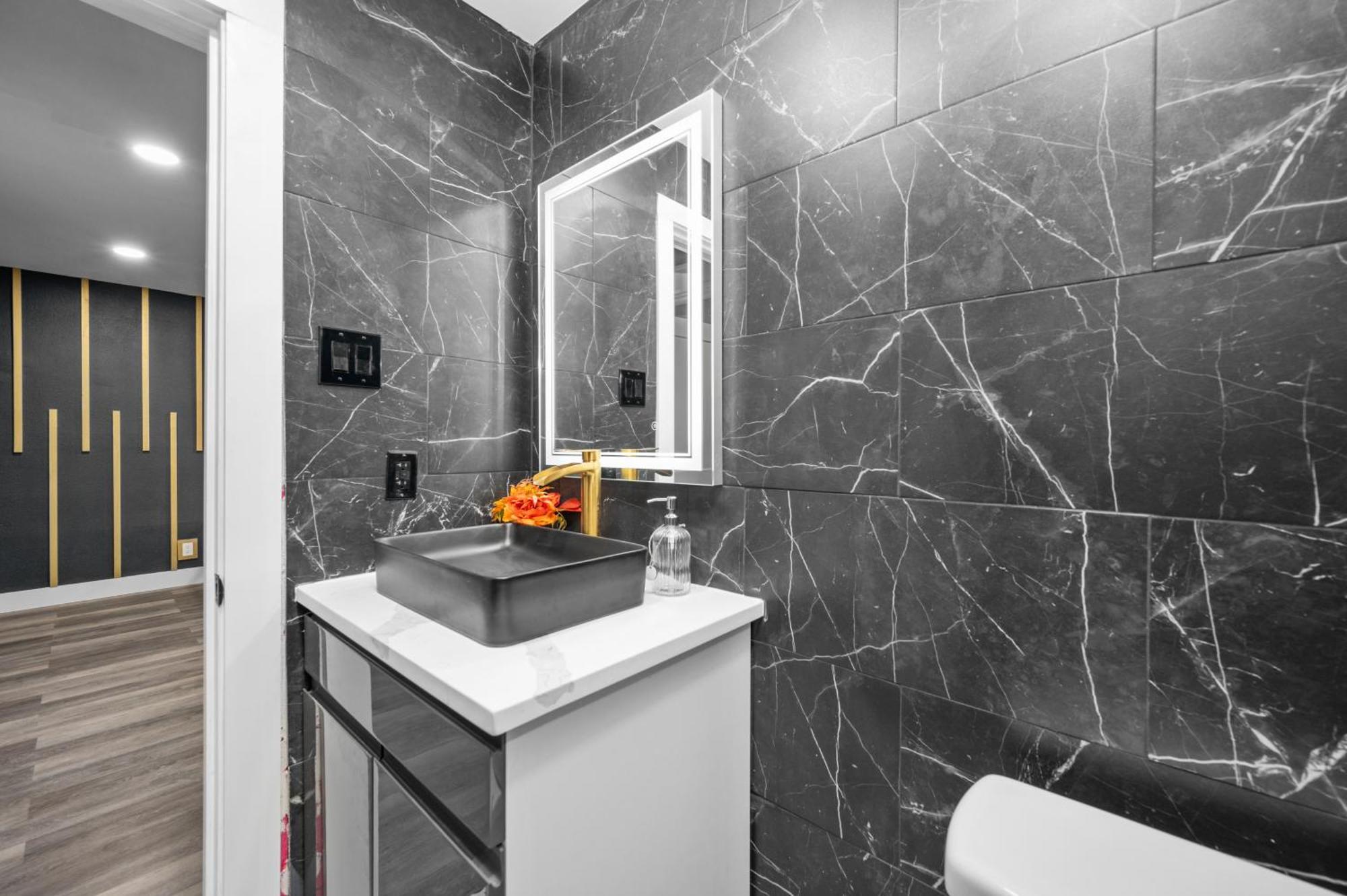 Modern 2Br City Center Getaway With Free Park Houston Bagian luar foto