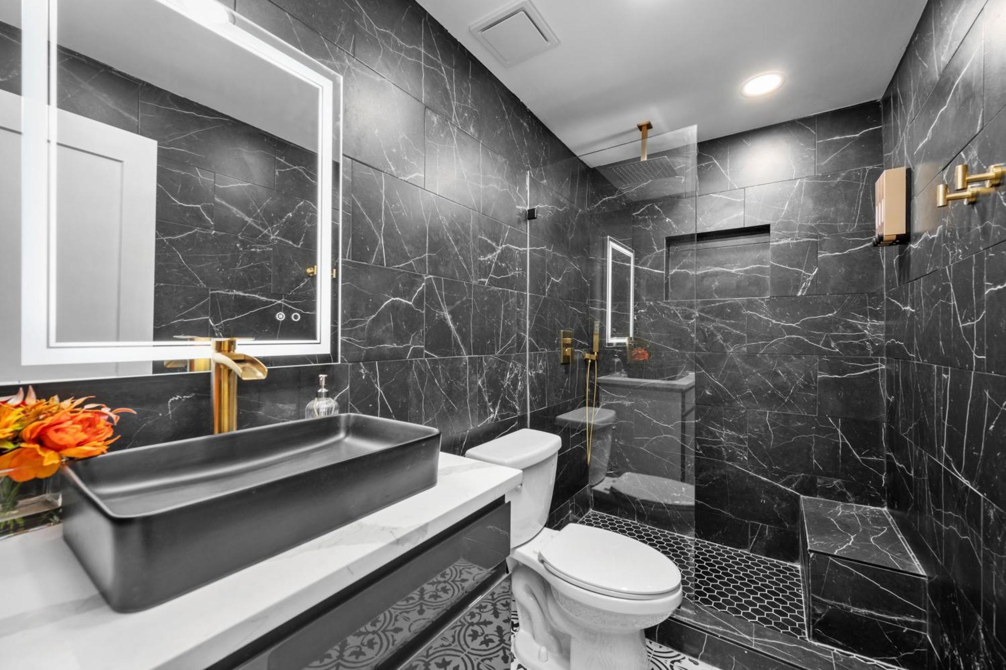 Modern 2Br City Center Getaway With Free Park Houston Bagian luar foto