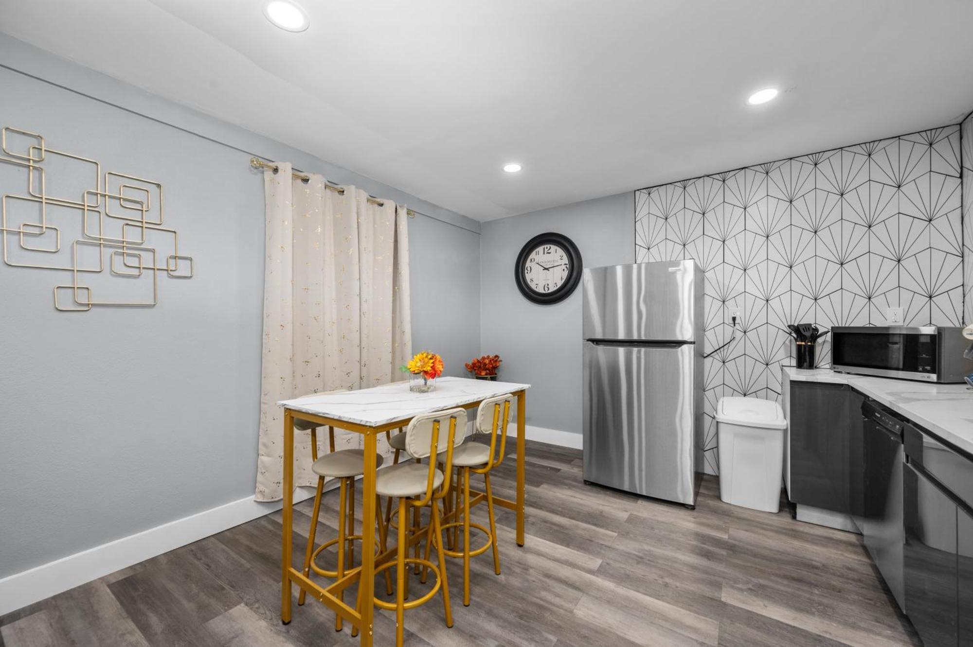 Modern 2Br City Center Getaway With Free Park Houston Bagian luar foto