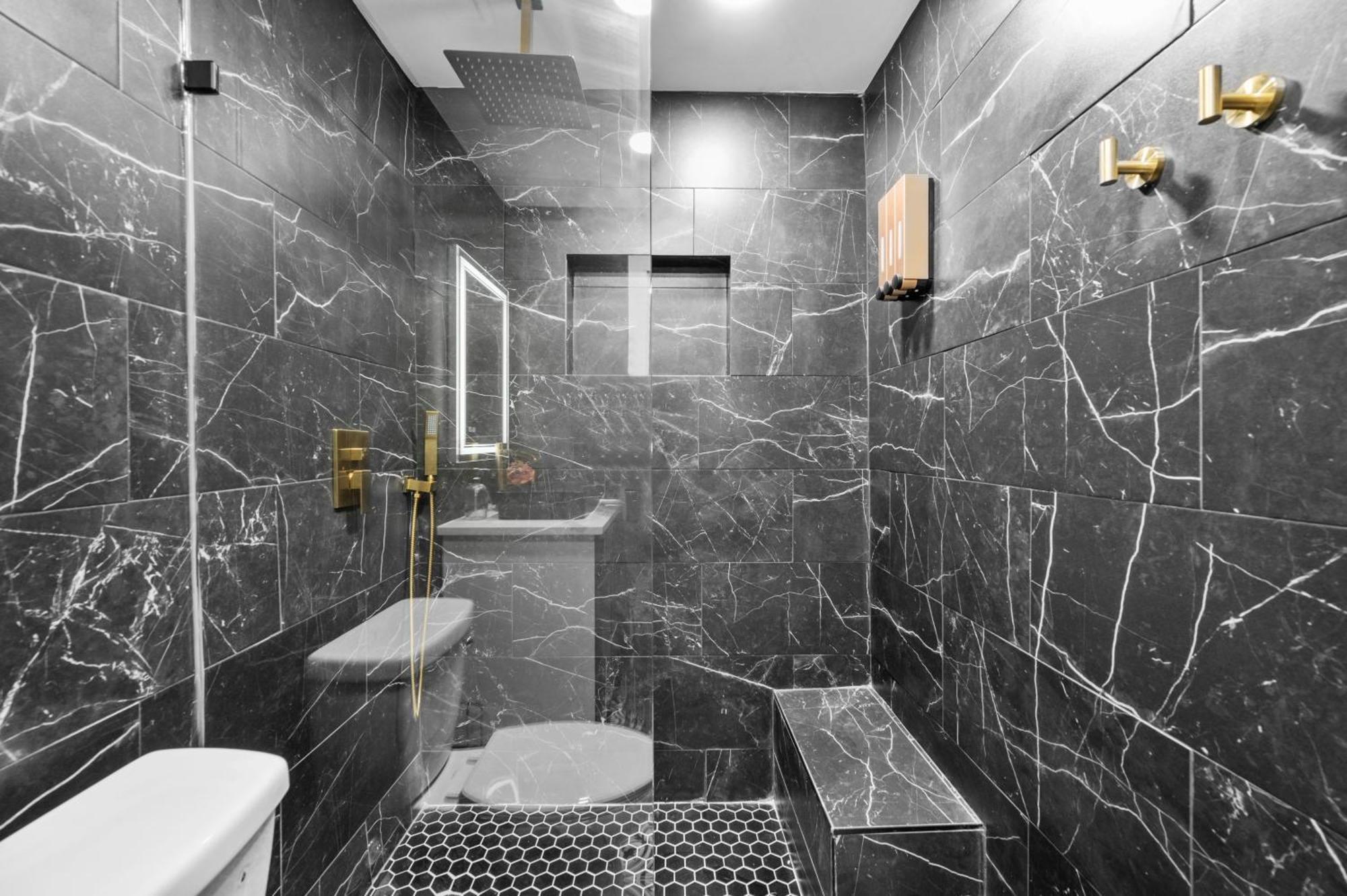 Modern 2Br City Center Getaway With Free Park Houston Bagian luar foto